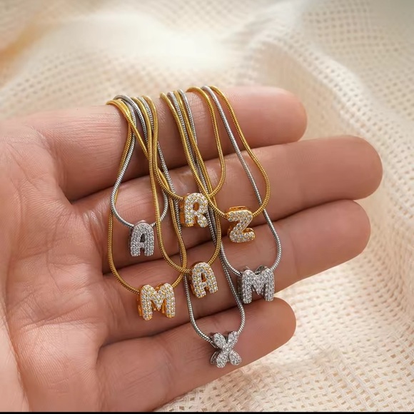 -K- Crystal Initial Letter Pendant Necklace Waterproof Gold letter——K - Picture 3 of 7